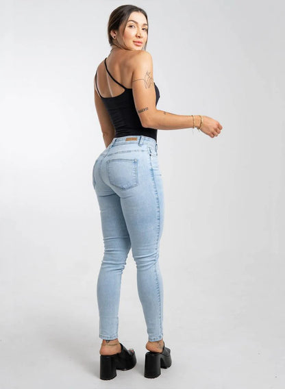 Jeans levanta cola EyA - Luce siempre bella